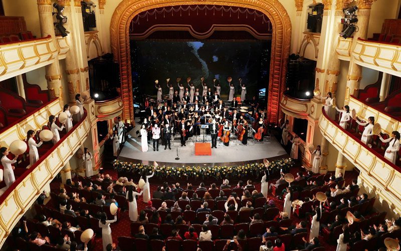 Assister à un spectacle à l'Opéra d'Hanoï est vraiment une belle expérience