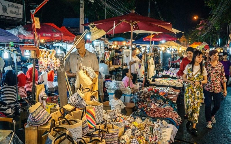 Sunday Walking Market