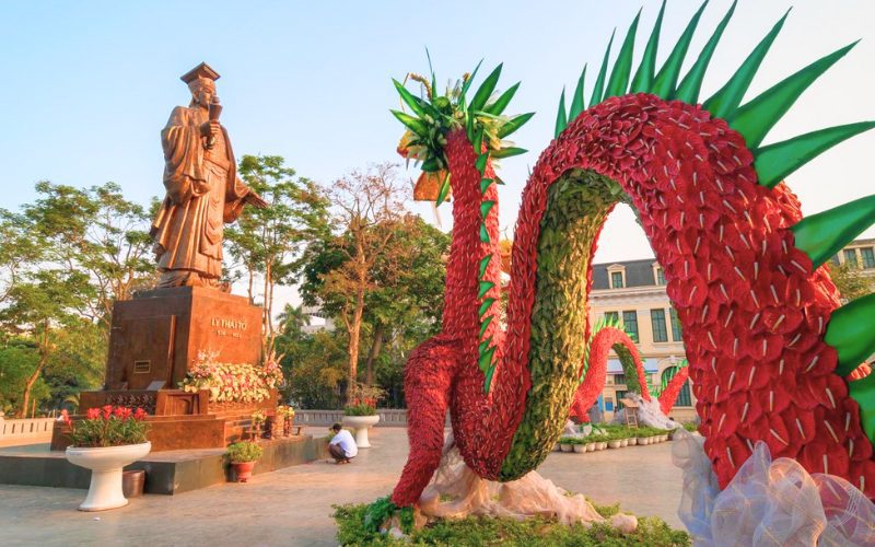 Statue de Ly Thai To