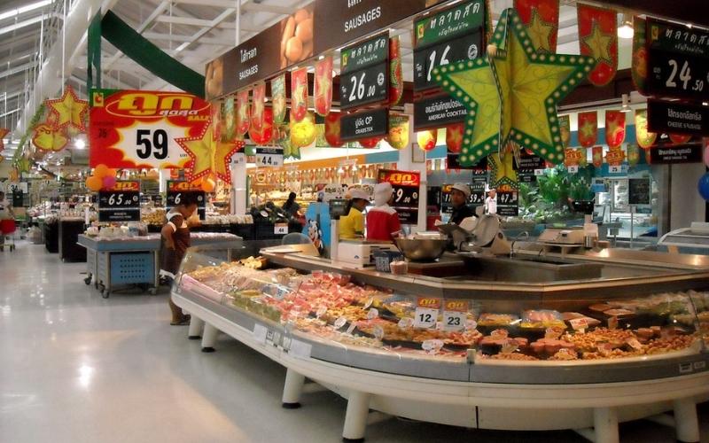 Supermarché Big C à la plage de Bophut