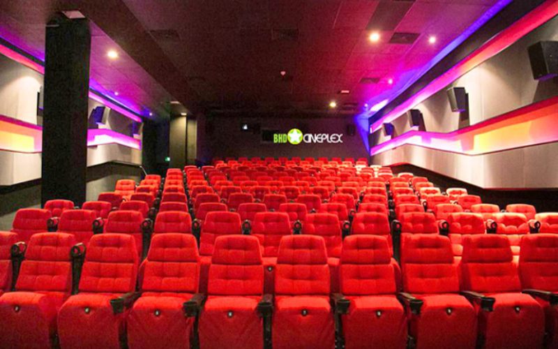 Si vous êtes un cinéphile, ne manquez pas la chance de regarder un film dans ce cinéma moderne situé au sein de la Tour financière Bitexco