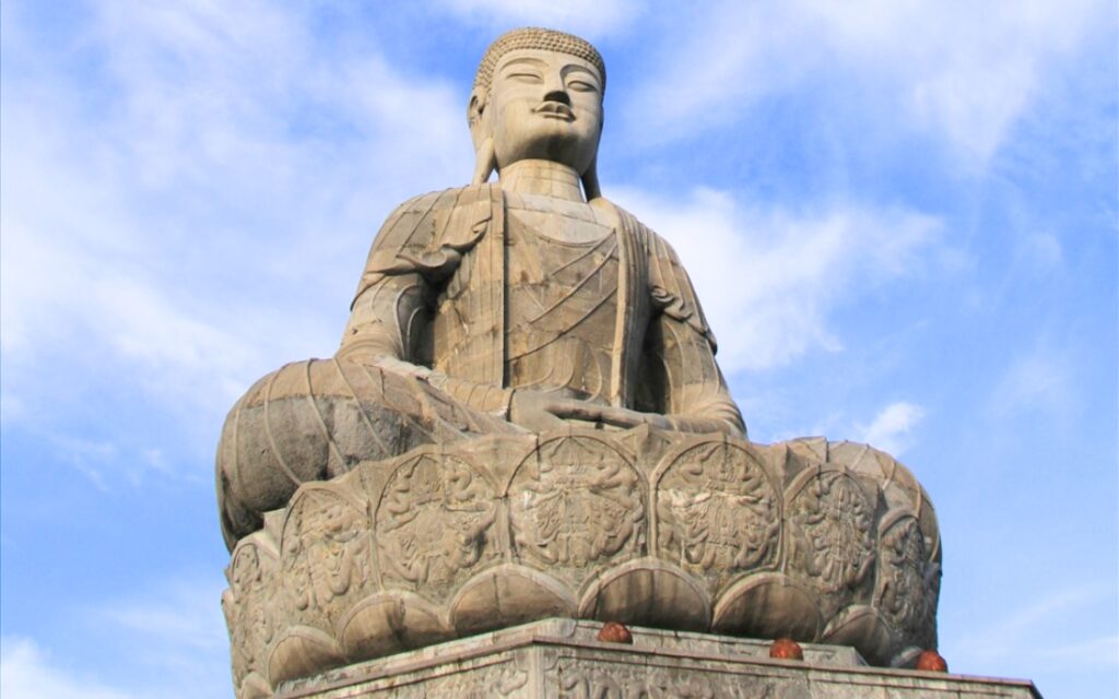 Statue d'Amitabha de la pagode Phat Tich