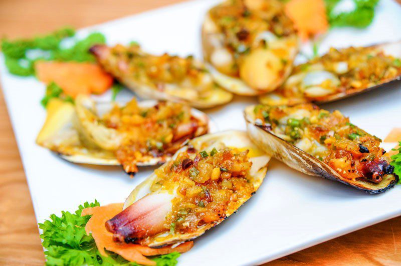 "Tu hài" grillé et sauce aux oignons