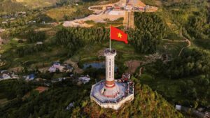 Tour du drapeau de Lung Cu