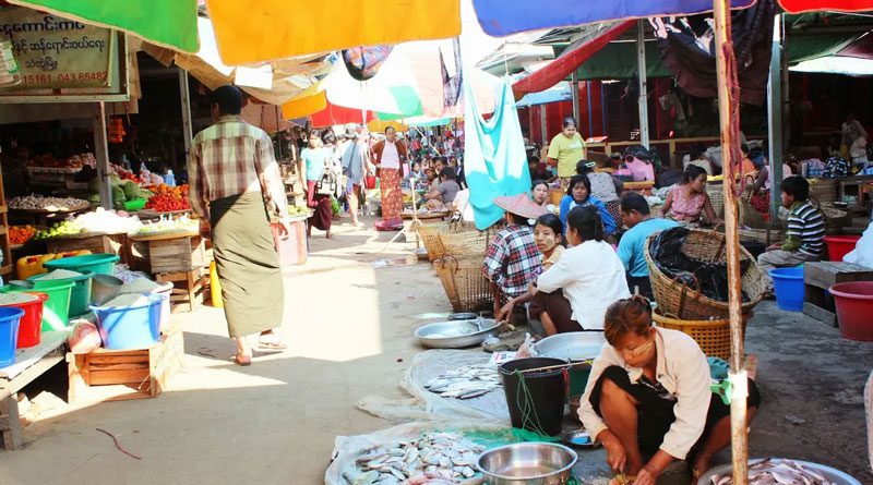 Marché local à Thandwe
