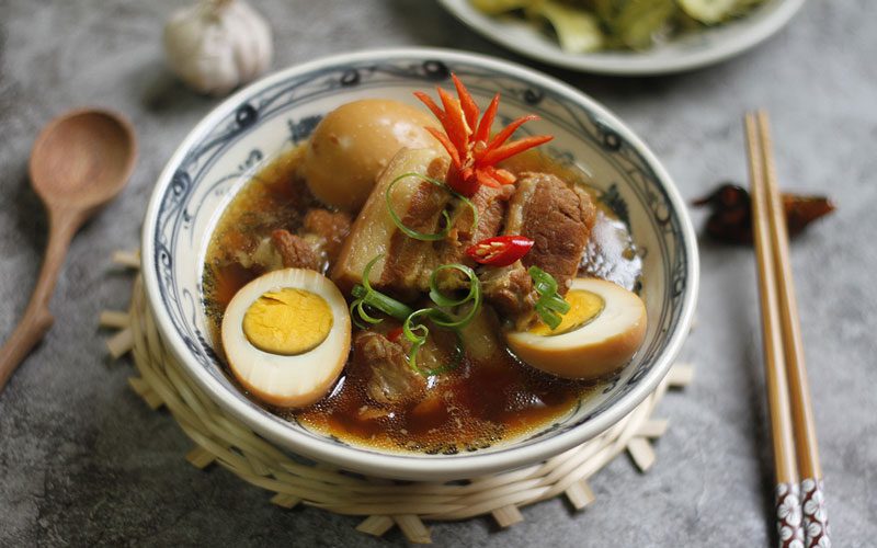 Thit kho nuoc dua, porc au caramel