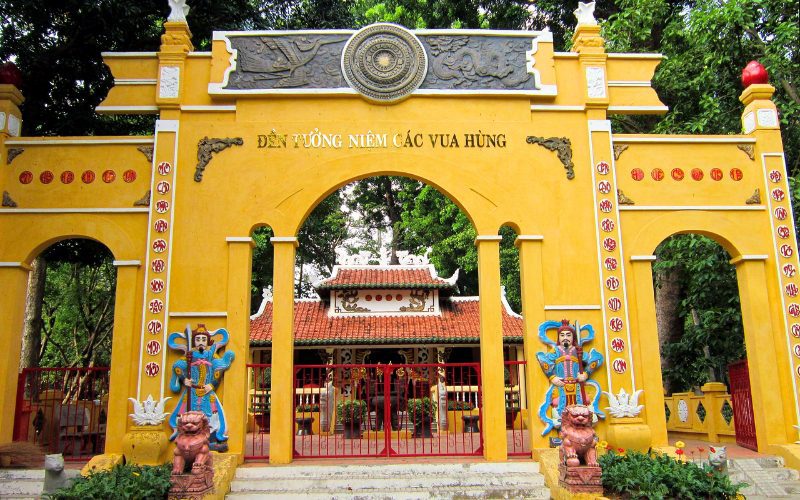 Visiter le mémorial dédié aux rois Hùng est une expériennce d'immersion dans l’histoire et la spiritualité vietnamienne