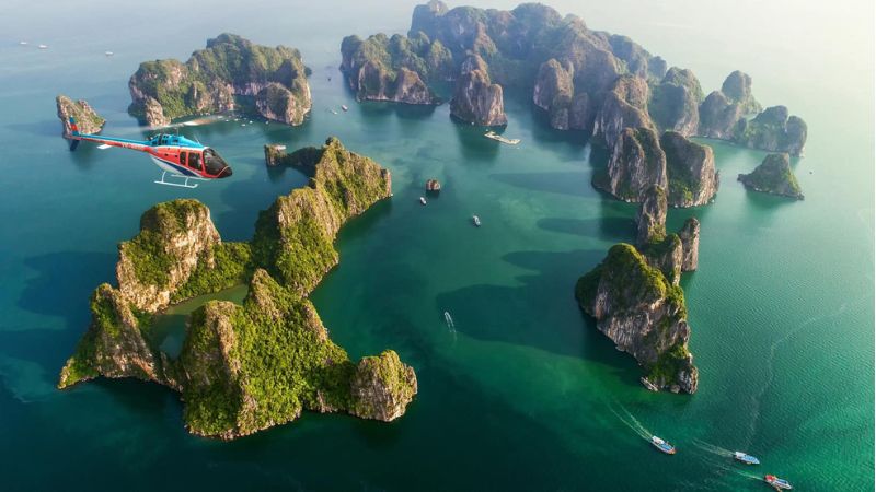 Visiter la baie d'Halong en hélicoptère