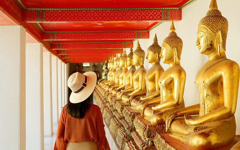 Vêtements polis lors d'une visite du Wat Pho
