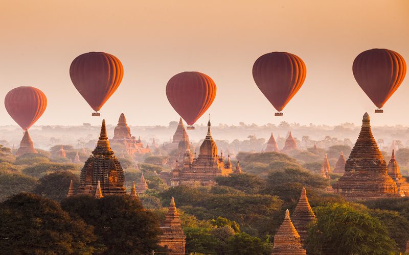 Vue d'Angkor Wat depuis une montgolfière