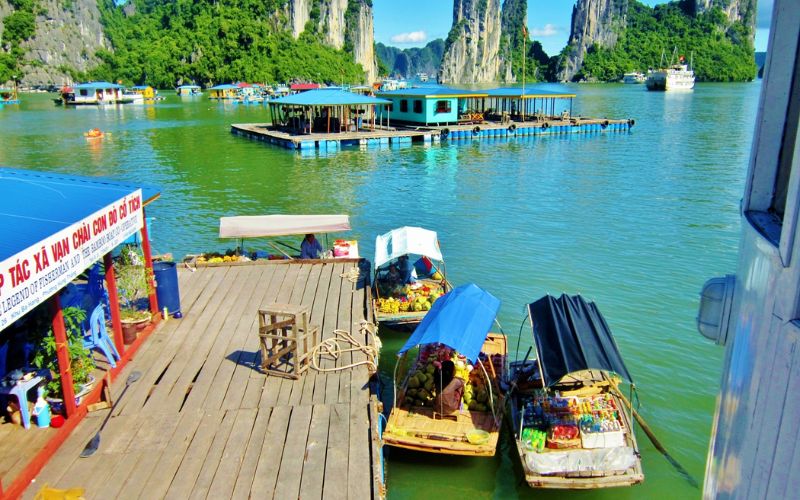 Village flottant de Ba Hang